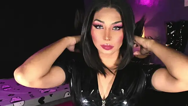 Snapshot of MaxxineMorenaTs chatting on 5, 4, 2026 MaxxineMorenaTs online show from 5, 4, 2026