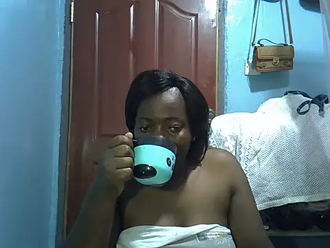 Snapshot of Ebonyceline chatting on 19, 6, 2026 Ebonyceline online show from 19, 6, 2026