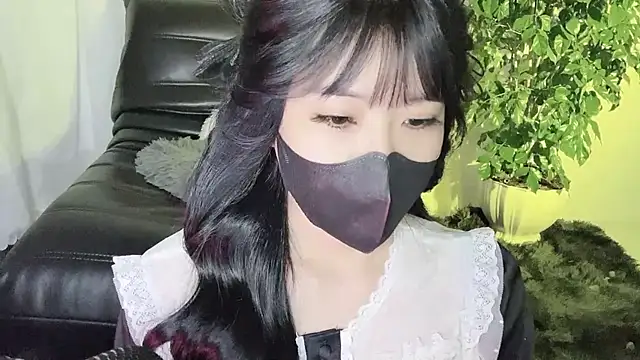 Mya Lee online show from 17, 12, 2024