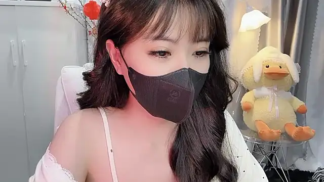 Mya Lee online show from 24, 1, 2025