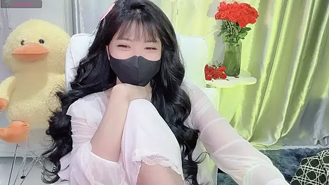 Mya Lee online show from 21, 2, 2025