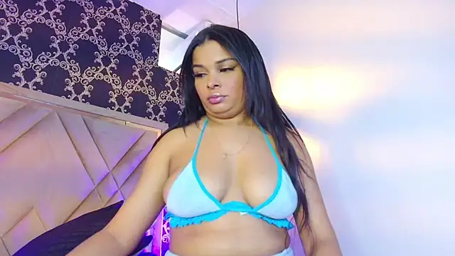 DeniseMoca online show from 4, 3, 2025