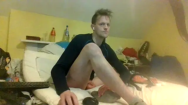 Snapshot of londonfuckwhore1 chatting on 18, 12, 2024 londonfuckwhore1 online show from 18, 12, 2024