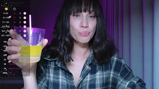 Alice Wonders online show from 13, 10, 2025