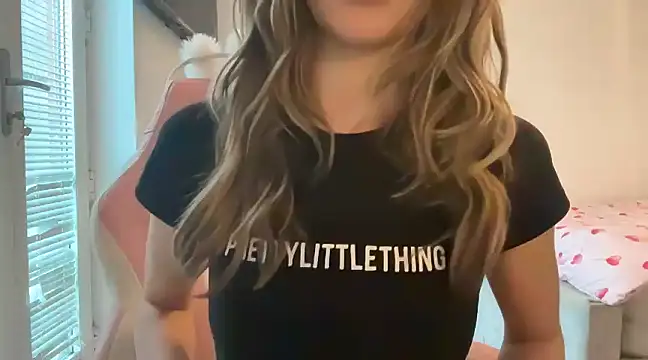 Snapshot of Lillymariee chatting on 7, 2, 2025 Lillymariee online show from 7, 2, 2025