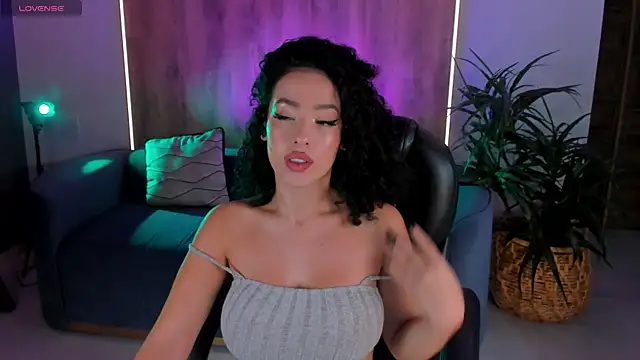 Snapshot of RoseFerrera chatting on 27, 12, 2024 RoseFerrera online show from 27, 12, 2024