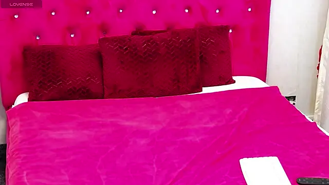 TinaMaay online show from 12, 12, 2024