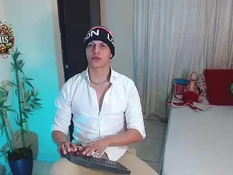 Snapshot of DavidNeill chatting on 29, 12, 2024 DavidNeill online show from 29, 12, 2024