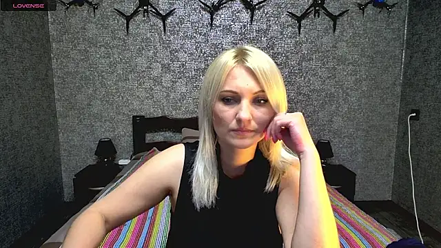 Snapshot of annagreeneyess chatting on 24, 5, 2026 annagreeneyess online show from 24, 5, 2026