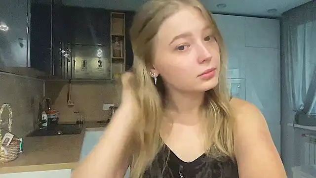 CharmingSarah online show from 10, 9, 2025