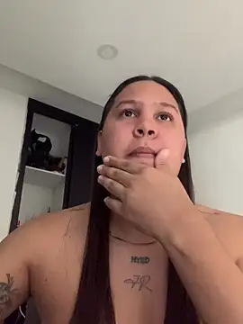 Snapshot of junaiker_roa chatting on 14, 11, 2025 junaiker roa online show from 14, 11, 2025