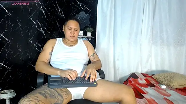 Snapshot of junaiker_roa chatting on 29, 11, 2025 junaiker roa online show from 29, 11, 2025