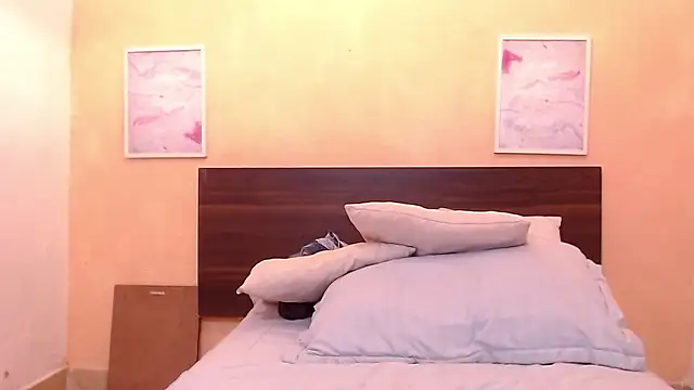 scaelettdubois online show from 3, 12, 2024