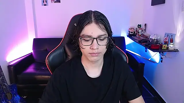 malik harrison   online show from 23, 12, 2024