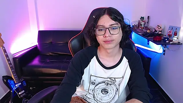 malik harrison   online show from 8, 1, 2025