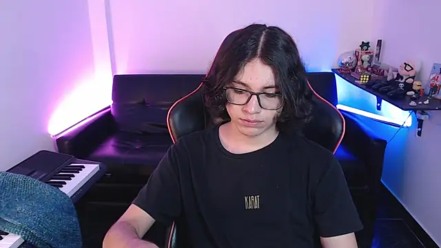 malik harrison   online show from 6, 2, 2025