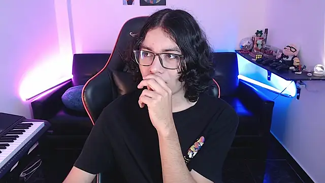 malik harrison   online show from 24, 2, 2025