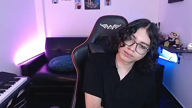 malik harrison   online show from 28, 2, 2025