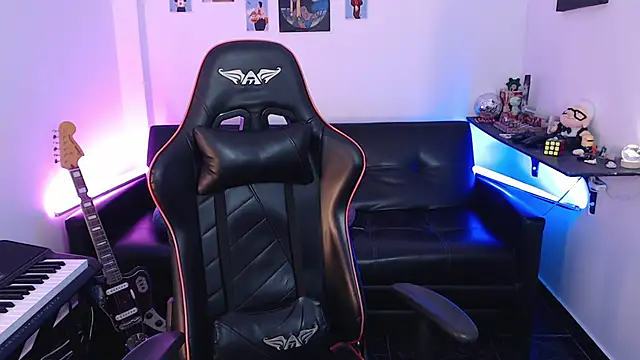 malik harrison   online show from 4, 3, 2025