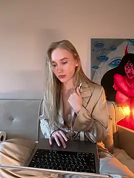 Snapshot of MariaTull chatting on 4, 6, 2026 MariaTull online show from 4, 6, 2026