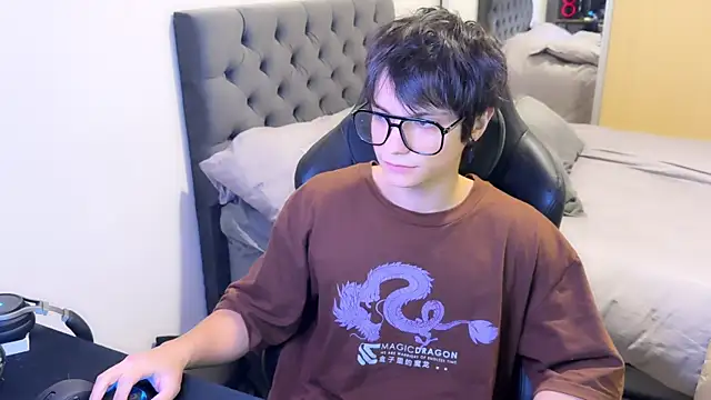 SasukeUhchiaa online show from 11, 3, 2025