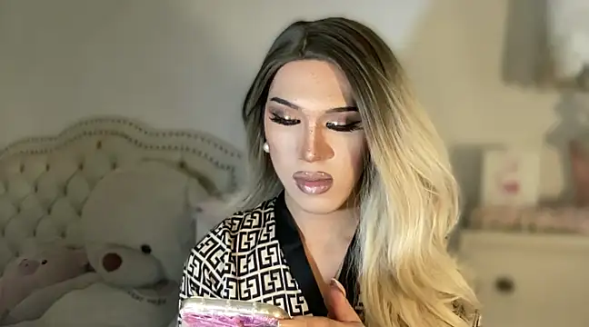 Ts glamxxxx online show from 15, 3, 2025