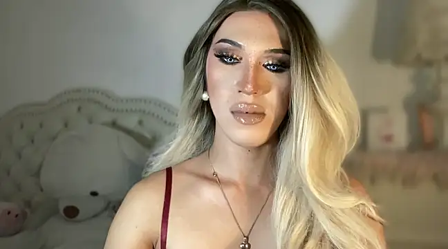 Ts glamxxxx online show from 18, 3, 2025