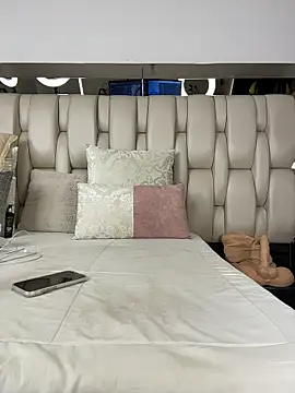 ALISSON FOXXX1 online show from 6, 4, 2026