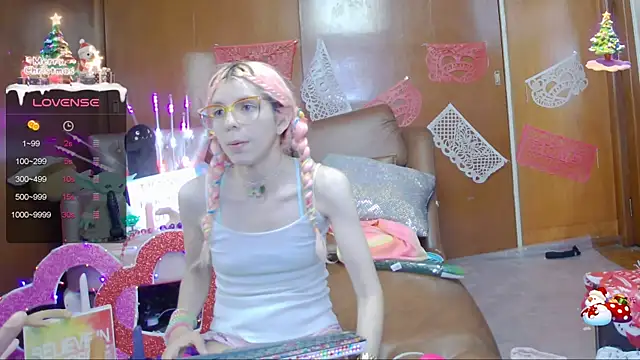 Skinygirl online show from 12, 2, 2025