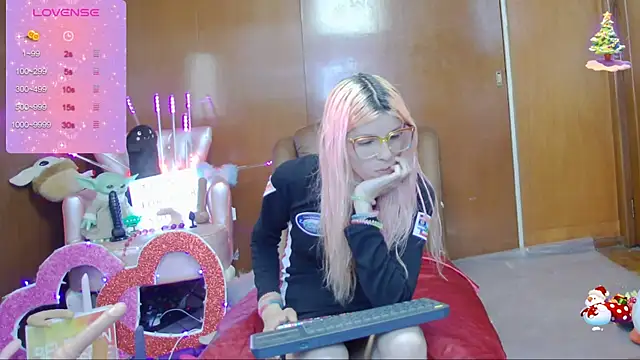 Skinygirl online show from 5, 3, 2025