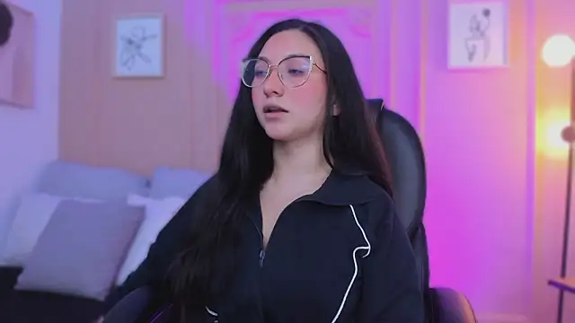 lucy neil online show from 10, 2, 2026