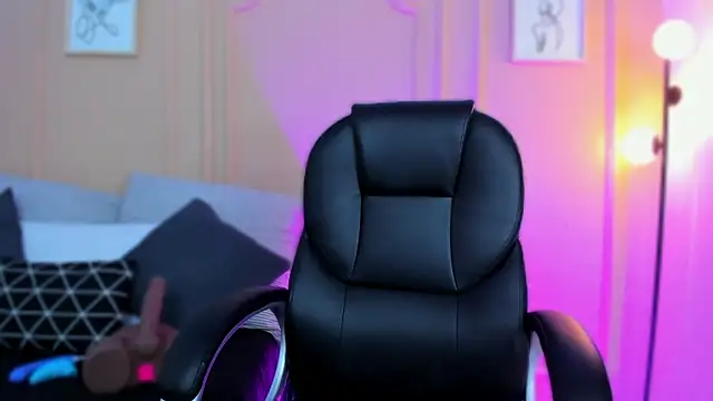 lucy neil online show from 27, 3, 2026