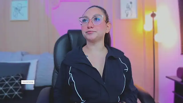 lucy neil online show from 29, 3, 2026