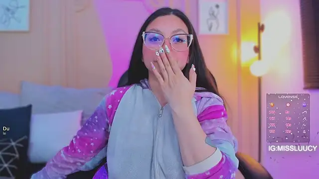 lucy neil online show from 10, 4, 2026