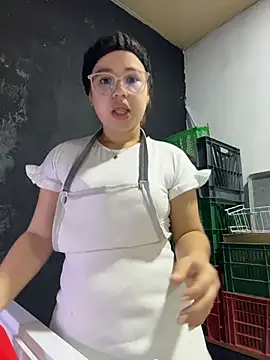 Snapshot of Lucyklein2022 chatting on 19, 10, 2025 Lucyklein2022 online show from 19, 10, 2025