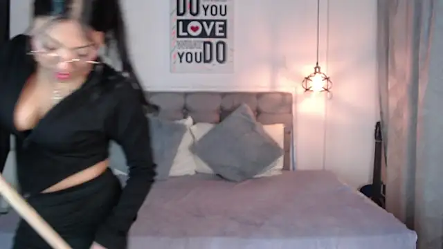 vaness weet online show from 4, 1, 2025