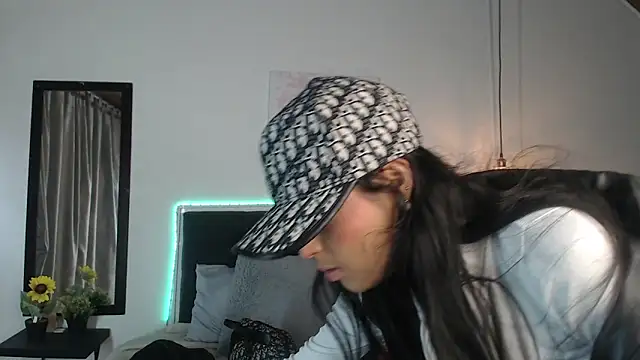 vaness weet online show from 4, 1, 2025