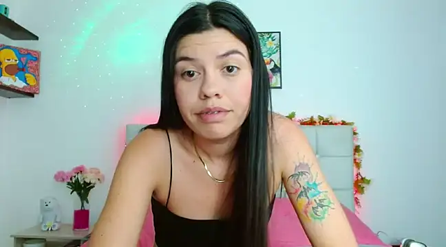Snapshot of Layla_Rachel chatting on 11, 12, 2024 Layla Rachel online show from 11, 12, 2024
