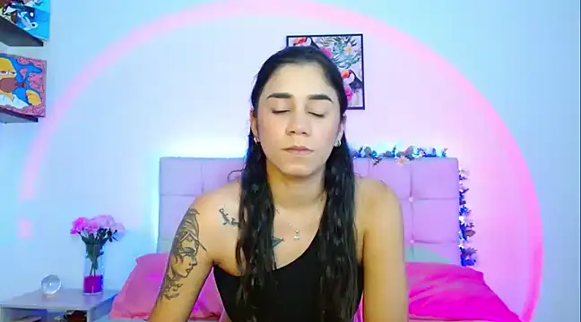 Snapshot of Layla_Rachel chatting on 27, 2, 2025 Layla Rachel online show from 27, 2, 2025