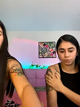 Snapshot of Layla_Rachel chatting on 2, 11, 2025 Layla Rachel online show from 2, 11, 2025