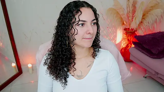 Snapshot of merida_bell18 chatting on 18, 5, 2026 merida bell18 online show from 18, 5, 2026