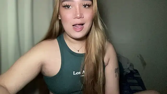 Snapshot of MissCataleyaxxx chatting on 8, 2, 2025 MissCataleyaxxx online show from 8, 2, 2025