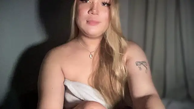 Snapshot of MissCataleyaxxx chatting on 28, 9, 2025 MissCataleyaxxx online show from 28, 9, 2025