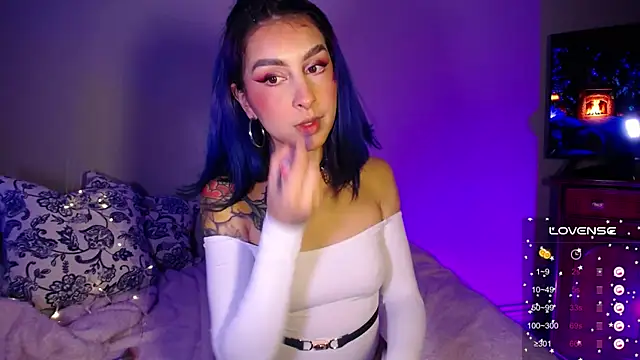 Cinamoonn online show from 10, 1, 2025