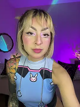 Cinamoonn online show from 18, 1, 2026