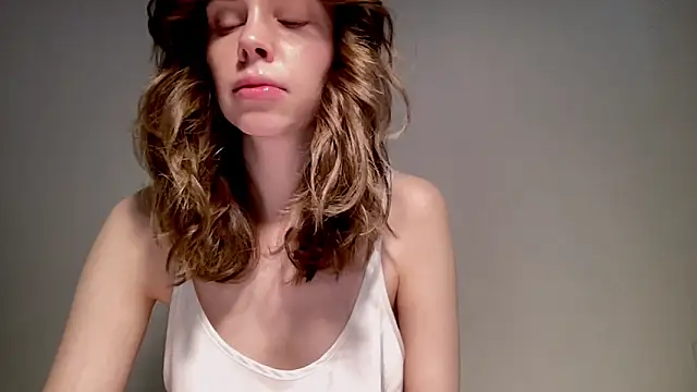 Snapshot of Nikki_Mimimi chatting on 15, 12, 2024 Nikki Mimimi online show from 15, 12, 2024