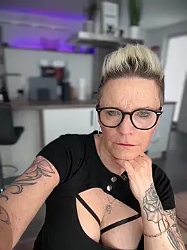 German Milf online show from 25, 2, 2025