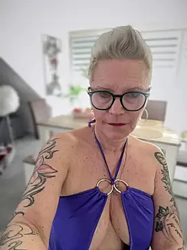 German Milf online show from 3, 3, 2025