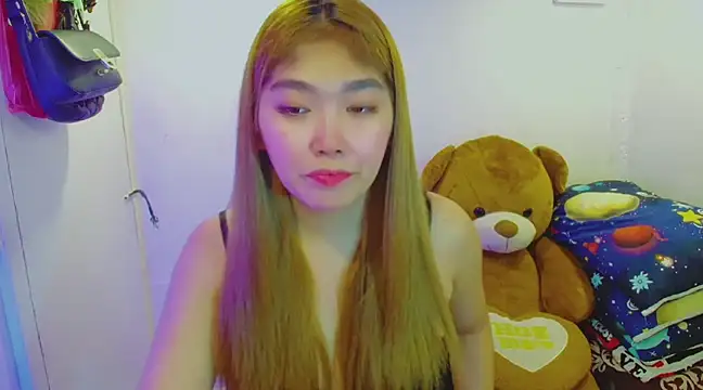 Snapshot of TR4NSCUTI3 chatting on 2, 2, 2025 TR4NSCUTI3 online show from 2, 2, 2025
