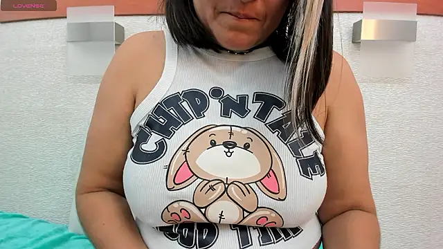 Snapshot of allice_green chatting on 24, 3, 2026 allice green online show from 24, 3, 2026